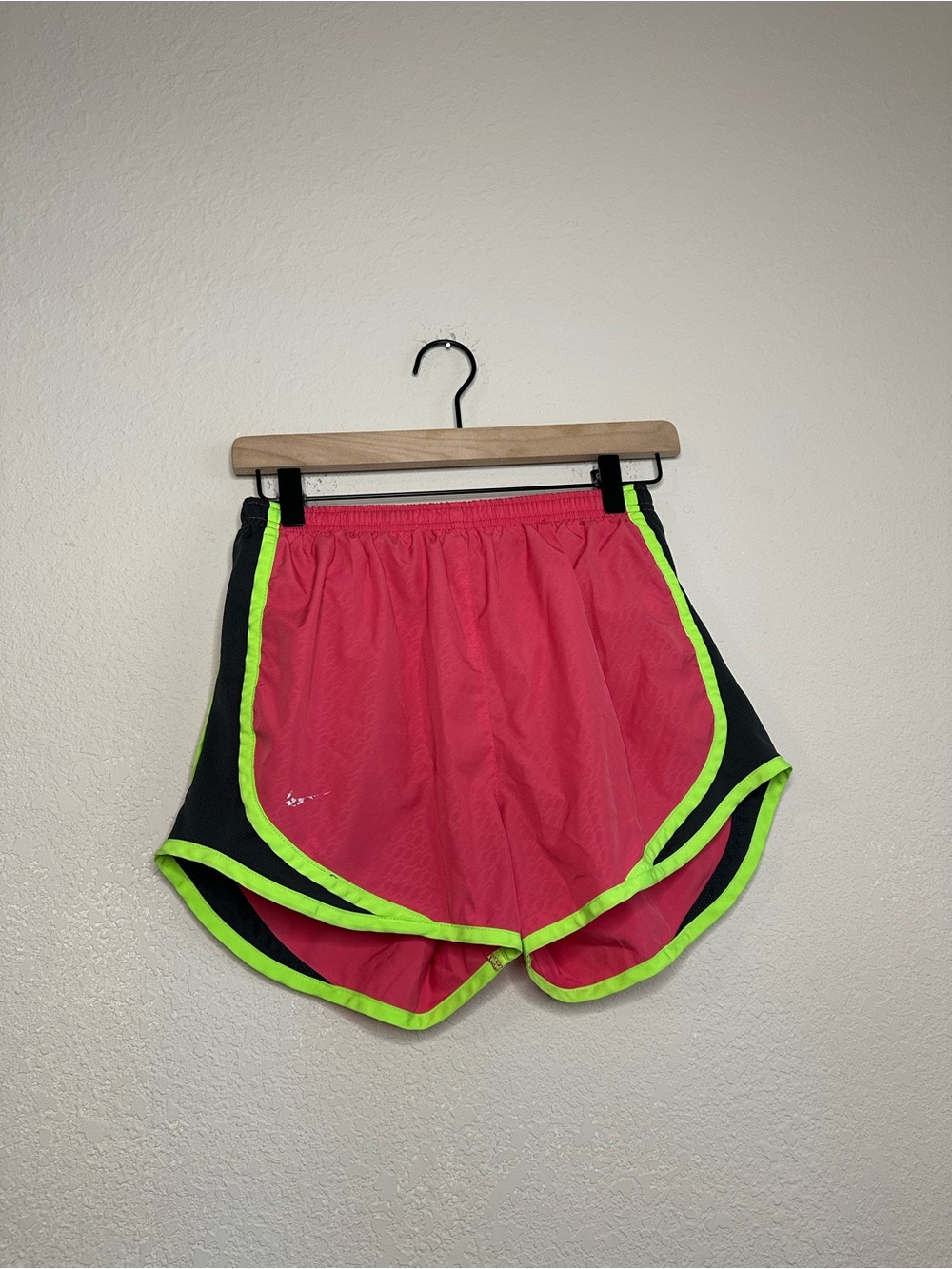 Nike Women’s Dri-FIT Athletic Pink Shorts Size Small
